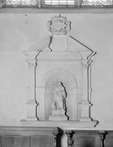 Niche provenant de l'église primitive : statuette de saint Jérôme. © Yves Sancey / Région Bourgogne-Franche-Comté, Inventaire du patrimoine - 1975
