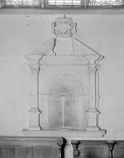 Niche provenant de l'église primitive sans la statuette de saint Jérôme. © Yves Sancey / Région Bourgogne-Franche-Comté, Inventaire du patrimoine - 1975