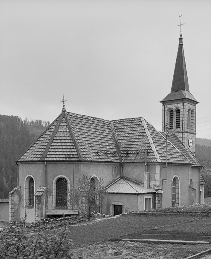 Façades postérieure et face latérale gauche. © Yves Sancey / Région Bourgogne-Franche-Comté, Inventaire du patrimoine - 1975