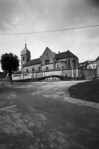 Façade latérale sud. © Yves Sancey / Région Bourgogne-Franche-Comté, Inventaire du patrimoine - 1975