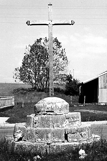 Vue d'ensemble. © Gilbert Poinsot / Région Bourgogne-Franche-Comté, Inventaire du patrimoine - 1975