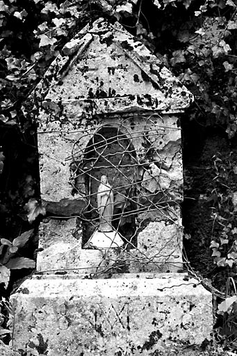 Vue de face. © Gilbert Poinsot / Région Bourgogne-Franche-Comté, Inventaire du patrimoine - 1975