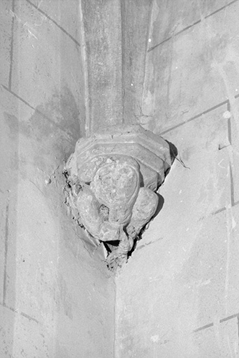 Culot du transept (1). © Yves Sancey / Région Bourgogne-Franche-Comté, Inventaire du patrimoine - 1975