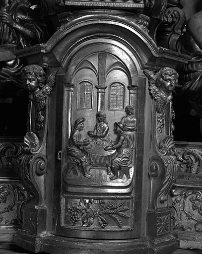 Porte du tabernacle : les Pélerins d'Emmaüs. © Yves Sancey / Région Bourgogne-Franche-Comté, Inventaire du patrimoine - 1975