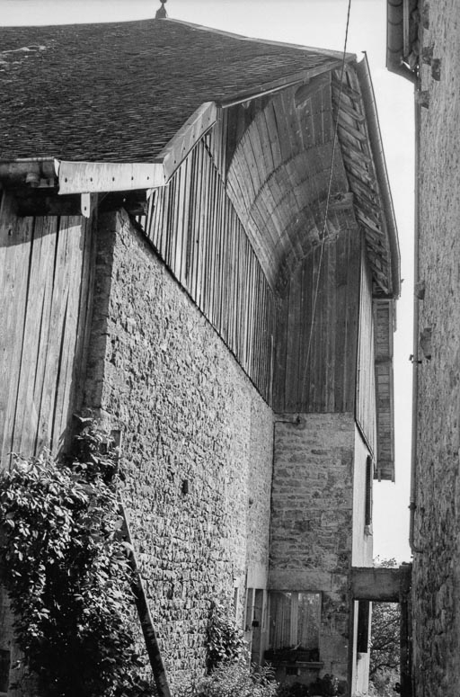 Ferme cadastrée 1961 AB 50 : façade postérieure (?). © Gilbert Poinsot / Région Bourgogne-Franche-Comté, Inventaire du patrimoine - 1975