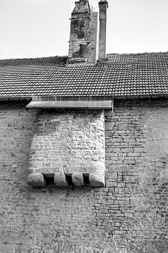 Façade postérieure : cul-du-four extérieur suspendu. © Gilbert Poinsot / Région Bourgogne-Franche-Comté, Inventaire du patrimoine - 1975
