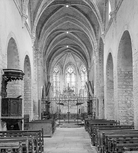 Abbatiale : vue du choeur. © Yves Sancey / Région Bourgogne-Franche-Comté, Inventaire du patrimoine - 1975