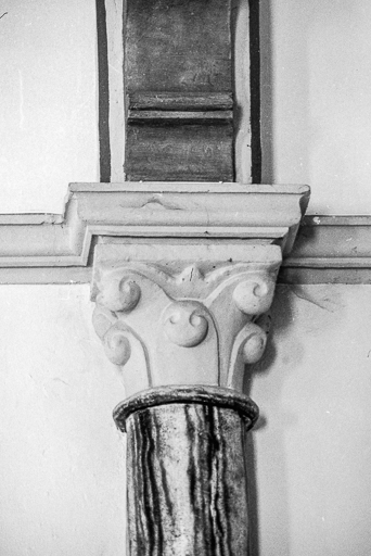 Intérieur : chapiteau. © Guy Forestier / Région Bourgogne-Franche-Comté, Inventaire du patrimoine - 1975