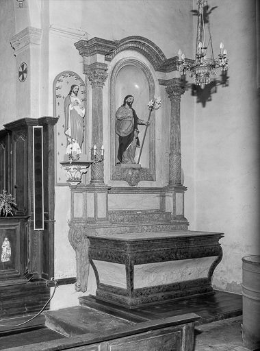 Vue d'ensemble de l'autel-retable latéral droit. © Yves Sancey / Région Bourgogne-Franche-Comté, Inventaire du patrimoine - 1975