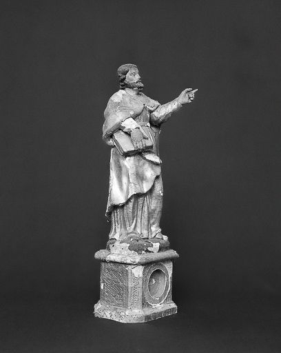Saint au livre trois quarts droit. © Yves Sancey / Région Bourgogne-Franche-Comté, Inventaire du patrimoine - 1975