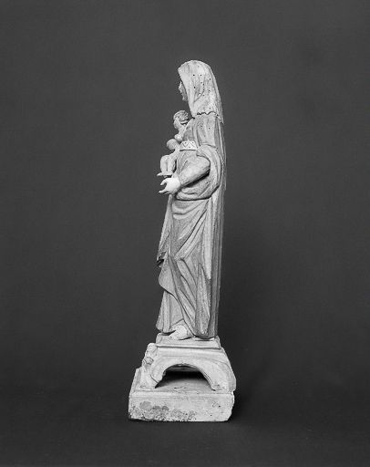 Profil gauche. © Yves Sancey / Région Bourgogne-Franche-Comté, Inventaire du patrimoine - 1975