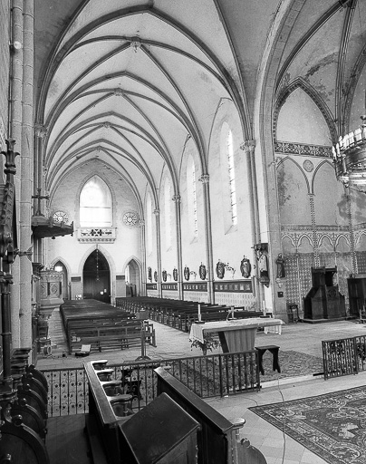 Extérieur : nef, élévation gauche vue du choeur. © Yves Sancey / Région Bourgogne-Franche-Comté, Inventaire du patrimoine - 1975