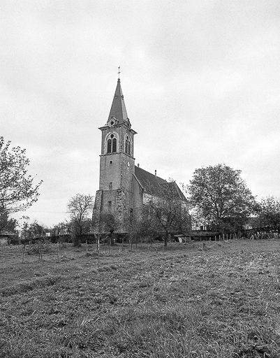 Façades antérieure et latérale droite. © Yves Sancey / Région Bourgogne-Franche-Comté, Inventaire du patrimoine - 1975