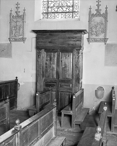 Tambour de la porte latérale droite. © Yves Sancey / Région Bourgogne-Franche-Comté, Inventaire du patrimoine - 1975