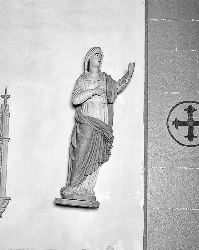 La Vierge vue de trois quarts droit. © Yves Sancey / Région Bourgogne-Franche-Comté, Inventaire du patrimoine - 1975
