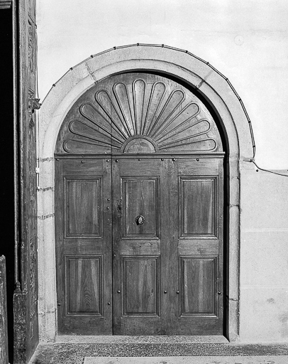 Porte de la sacristie, guichet fermé. © Yves Sancey / Région Bourgogne-Franche-Comté, Inventaire du patrimoine - 1975