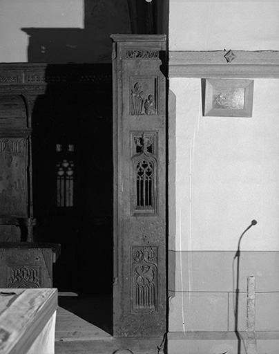 Stalles sud : jouée ouest des stalles hautes. © Yves Sancey / Région Bourgogne-Franche-Comté, Inventaire du patrimoine - 1975