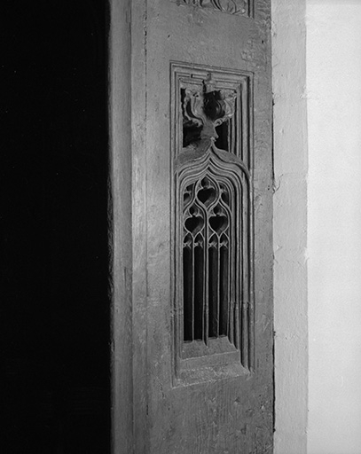 Stalles sud : jouée ouest des stalles hautes, panneau médian. © Yves Sancey / Région Bourgogne-Franche-Comté, Inventaire du patrimoine - 1975