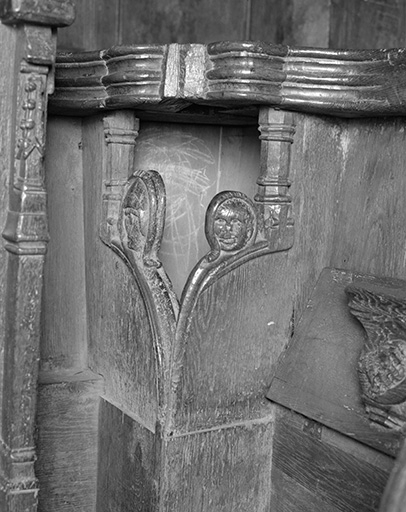 Stalles nord, parclose ouest de la stalle 16 et parclose en retour. © Yves Sancey / Région Bourgogne-Franche-Comté, Inventaire du patrimoine - 1975