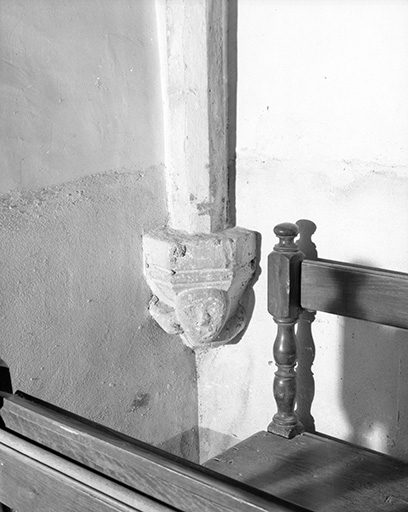 Deuxième chapelle sud : culot de l'angle antérieur droit. © Yves Sancey / Région Bourgogne-Franche-Comté, Inventaire du patrimoine - 1975
