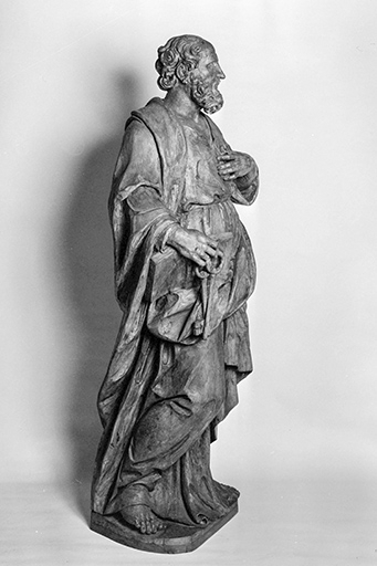 Saint Pierre : vue de trois quarts droit. © Dominique Humbert / Région Bourgogne-Franche-Comté, Inventaire du patrimoine - 1976