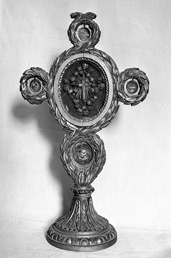 Reliquaire : lunette circulaire (I). © Dominique Humbert / Région Bourgogne-Franche-Comté, Inventaire du patrimoine - 1976