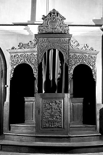 Vue d'ensemble d'un confessionnal. © Yves Sancey / Région Bourgogne-Franche-Comté, Inventaire du patrimoine - 1976