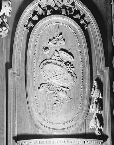 Médaillon du panneau arrondi du troisème pan de l'abside. © Yves Sancey / Région Bourgogne-Franche-Comté, Inventaire du patrimoine - 1976