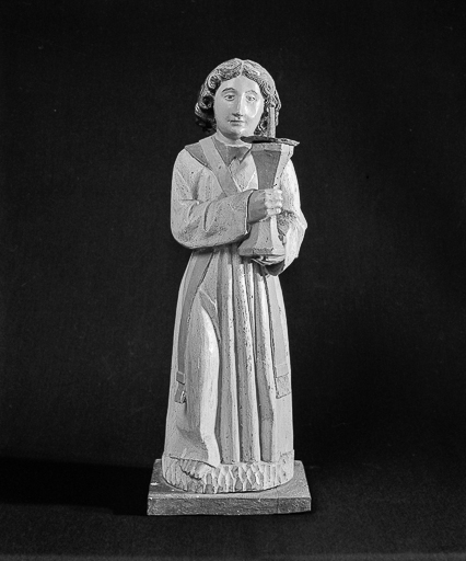 L'ange de gauche, de face. © Yves Sancey / Région Bourgogne-Franche-Comté, Inventaire du patrimoine - 1976