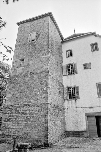 Face ouest (la tour). © Bernard Pontefract / Région Bourgogne-Franche-Comté, Inventaire du patrimoine - 1976