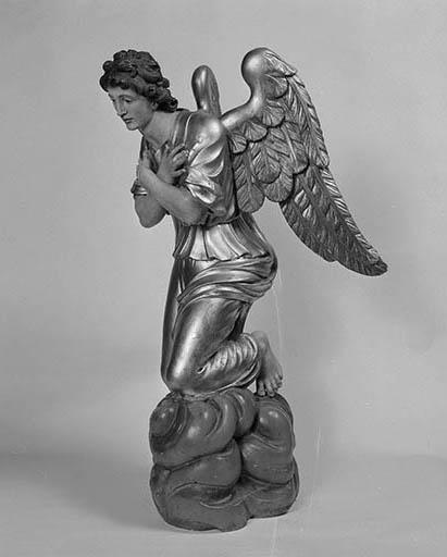 Ange de gauche : trois quarts gauche. © Yves Sancey / Région Bourgogne-Franche-Comté, Inventaire du patrimoine - 1976