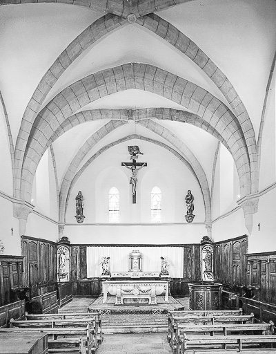 Intérieur : choeur vu depuis la nef. © Yves Sancey / Région Bourgogne-Franche-Comté, Inventaire du patrimoine - 1976