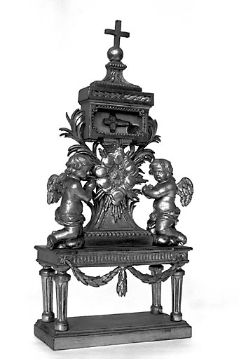 Vue de trois quarts gauche. © Yves Sancey / Région Bourgogne-Franche-Comté, Inventaire du patrimoine, 1976 - 1976 Vue de trois quarts gauche. © Yves Sancey / Région Bourgogne-Franche-Comté, Inventaire du patrimoine, 1976 - 1976