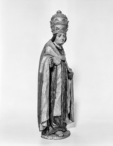 Saint-Pierre, vue de trois quarts droit. © Yves Sancey / Région Bourgogne-Franche-Comté, Inventaire du patrimoine - 1976