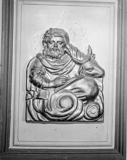 Détail panneau de la cuve : saint Luc. © Bernard Lardière / Région Bourgogne-Franche-Comté, Inventaire du patrimoine - 1976