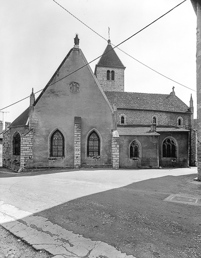 Façade latérale gauche. © Bernard Lardière / Région Bourgogne-Franche-Comté, Inventaire du patrimoine - 1976