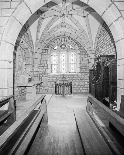 Chapelle des fonts baptismaux, bas côté droit, première travée. © Bernard Lardière / Région Bourgogne-Franche-Comté, Inventaire du patrimoine - 1976