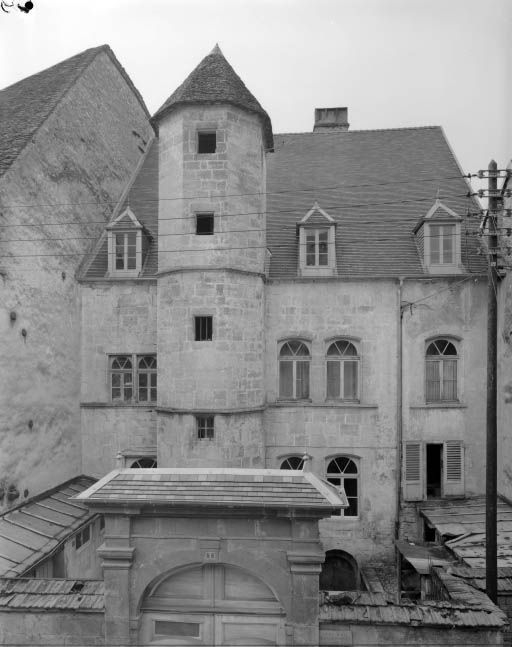 Façade antérieure. © Yves Sancey / Région Bourgogne-Franche-Comté, Inventaire du patrimoine - 1977