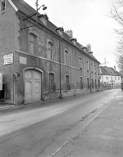 Façade antérieure. © Yves Sancey / Région Bourgogne-Franche-Comté, Inventaire du patrimoine - 1977