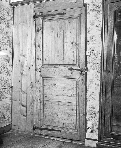 Intérieur : porte de chambre. © Yves Sancey / Région Bourgogne-Franche-Comté, Inventaire du patrimoine - 1977
