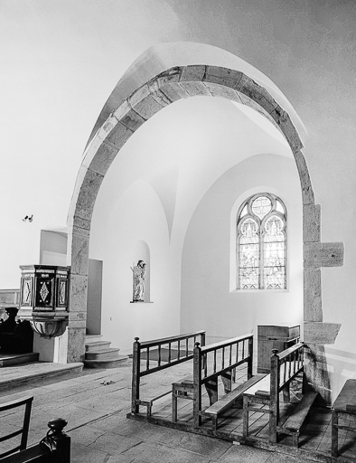 Intérieur : chapelle droite. © Yves Sancey / Région Bourgogne-Franche-Comté, Inventaire du patrimoine - 1977