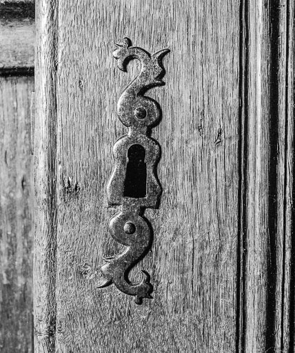 Détail : entrée de serrure. © Yves Sancey / Région Bourgogne-Franche-Comté, Inventaire du patrimoine - 1977