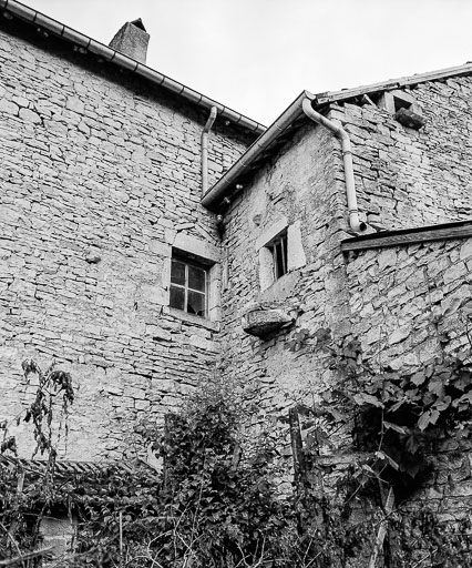 Façade postérieure. © Yves Sancey / Région Bourgogne-Franche-Comté, Inventaire du patrimoine - 1977