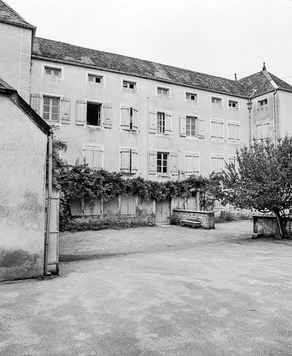 Partie habitation. © Bernard Lardière / Région Bourgogne-Franche-Comté, Inventaire du patrimoine - 1977