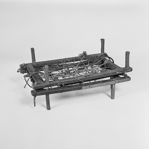 Lit de repos de douanier ("Bagnole") plié. Collection particulière : Louis Girard. © Yves Sancey / Région Bourgogne-Franche-Comté, Inventaire du patrimoine - 1978