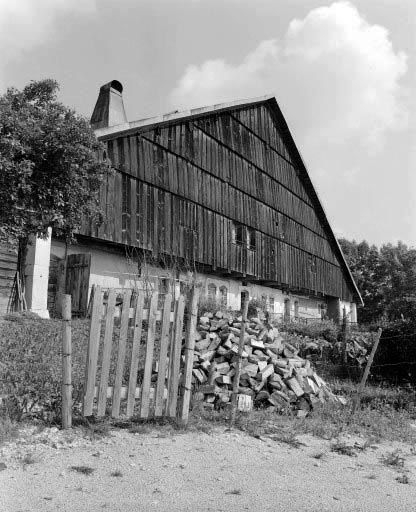 Pignon habitation vu de trois quarts gauche. © Yves Sancey / Région Bourgogne-Franche-Comté, Inventaire du patrimoine - 1978