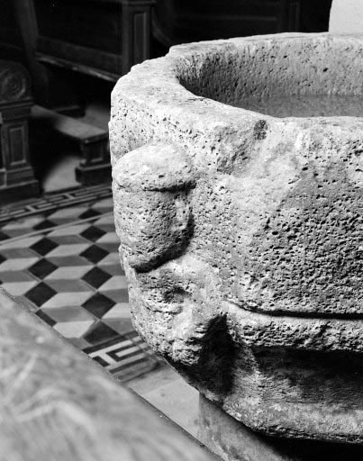 Détail, décor de la cuve. © Yves Sancey / Région Bourgogne-Franche-Comté, Inventaire du patrimoine - 1978