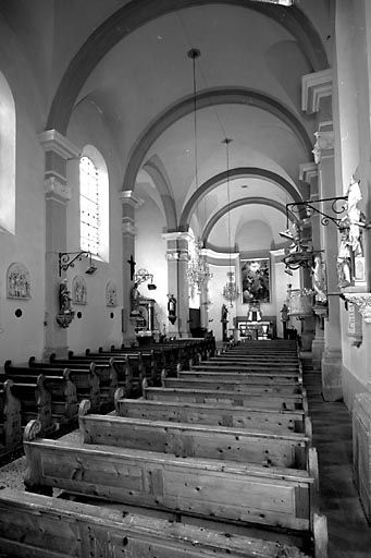 Vue de la nef et du choeur depuis l'entrée. © Yves Sancey / Région Bourgogne-Franche-Comté, Inventaire du patrimoine - 1978