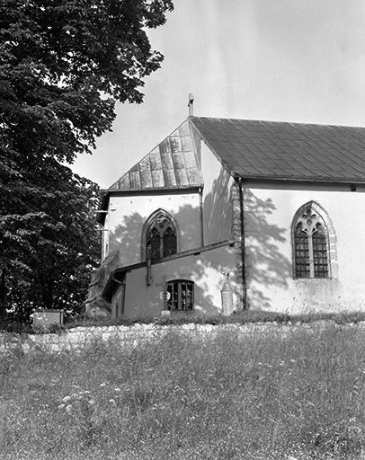 Façade latérale gauche du choeur. © Yves Sancey / Région Bourgogne-Franche-Comté, Inventaire du patrimoine - 1978