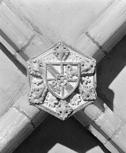 Clef de voûte, vaisseau central de la nef, troisième travée. © Yves Sancey / Région Bourgogne-Franche-Comté, Inventaire du patrimoine - 1978